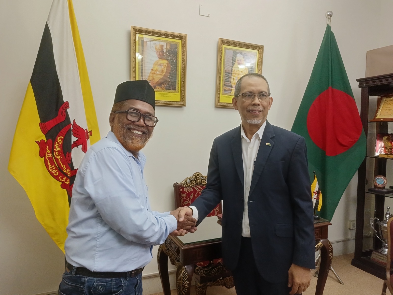 শিক্ষাবৃত্তি সনদ ও উপকরণ বিতরণ