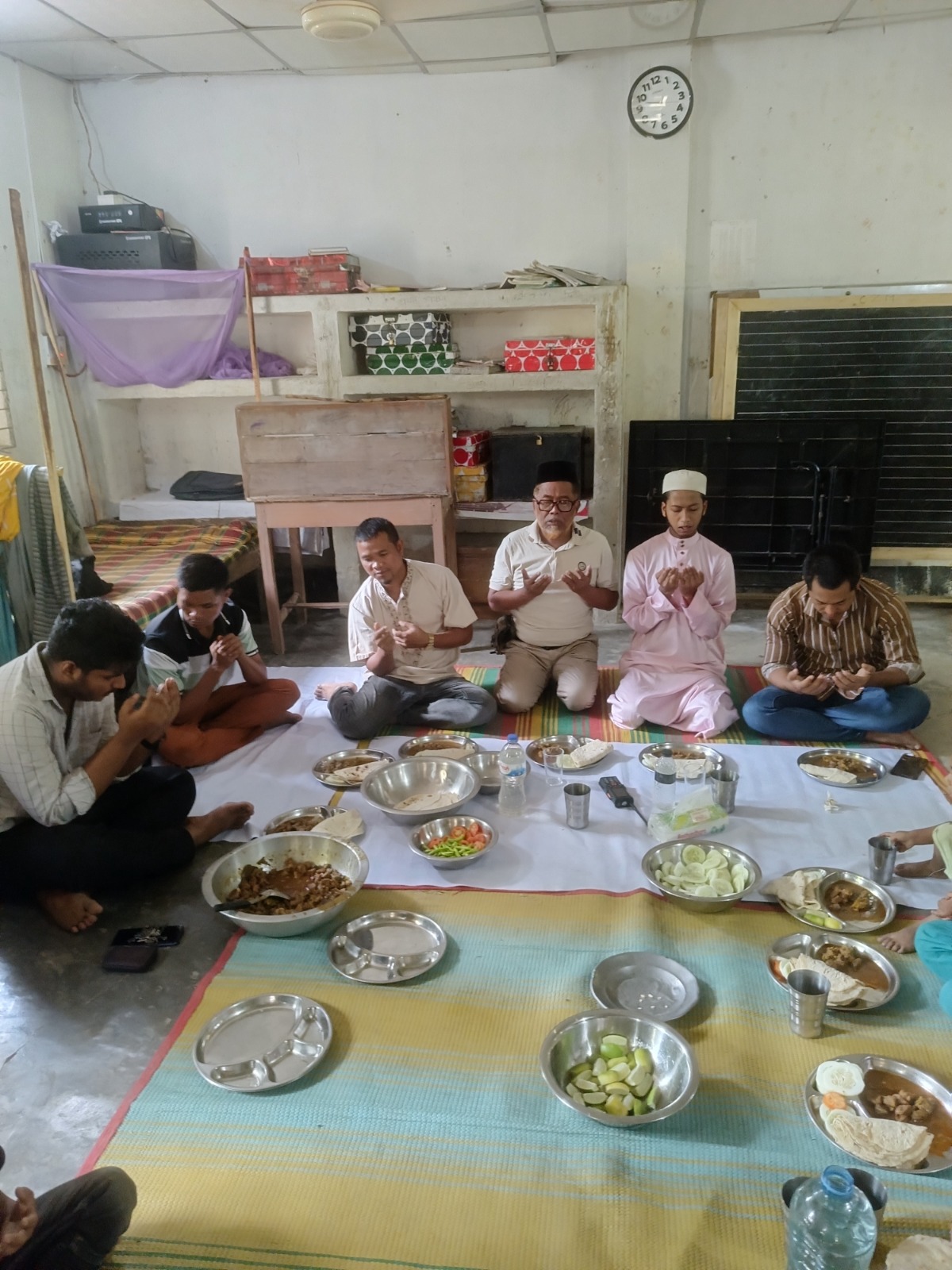 বিশুদ্ধ খাবার পানির গভীর নলকূপ স্থাপন